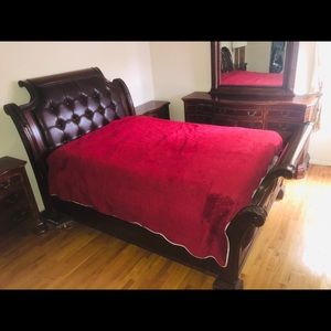 LEXINGTON SLEIGH BED W/ FRAME MATTRESS & BOXSPRING